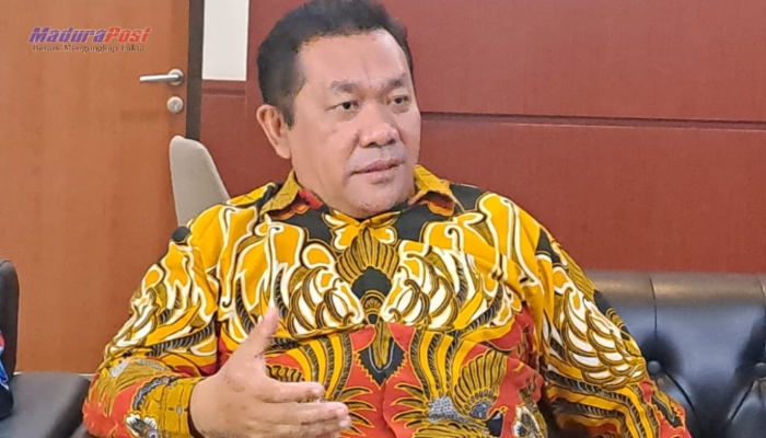 Dugaan Korupsi Berkedok Seragam di UNIBA Madura! Mahasiswa Dirugikan, Begini Sikap Rektor