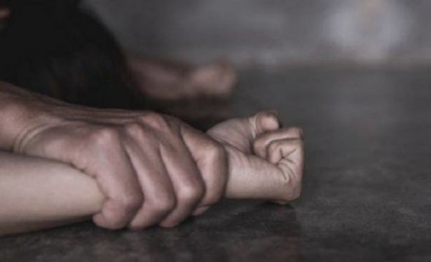 Pria Sumenep Diduga Rudapaksa Anak Tiri, Polisi dan Warga Buru Pelaku