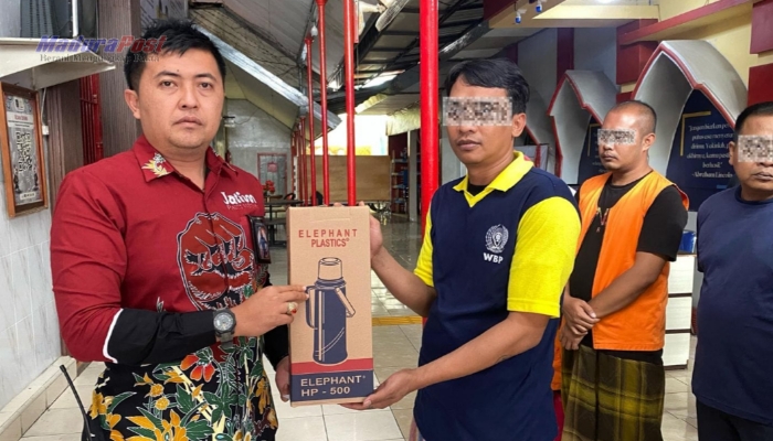 Rutan Kelas IIB Sumenep Bagikan Termos Air Panas untuk Warga Binaan