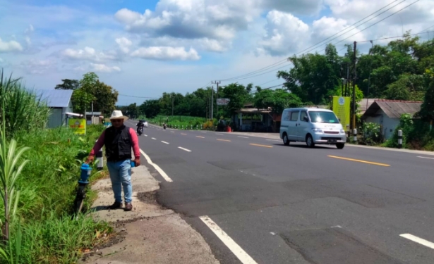 Ancam Pengendara, Bekas Galian Pipa PDAM Probolinggo Bikin Jalan Ambles