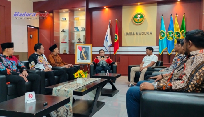 Polres Sumenep Juara Futsal Exhibition UNIBA Madura, Raih Penghargaan Bergengsi