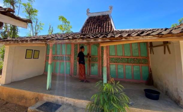 Menggali Makna Bhuppa’-Bhâbhu’-Ghuru-Rato: Tradisi Penghormatan dalam Budaya Madura