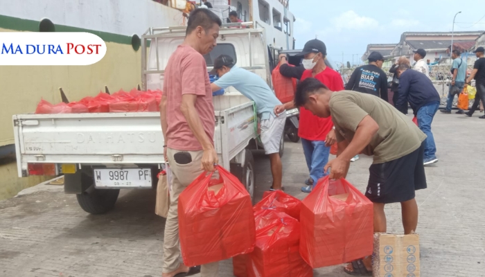 Bupati Sumenep Beri Bekal Perjalanan untuk Pemudik Pulau Masalembu