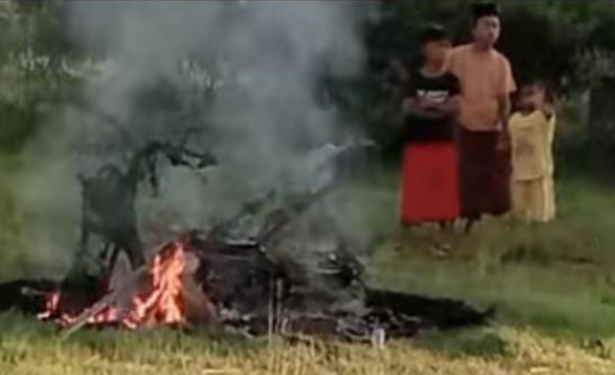 Maling Motor di Sampang Tertangkap Warga, Motor Pelaku Dibakar