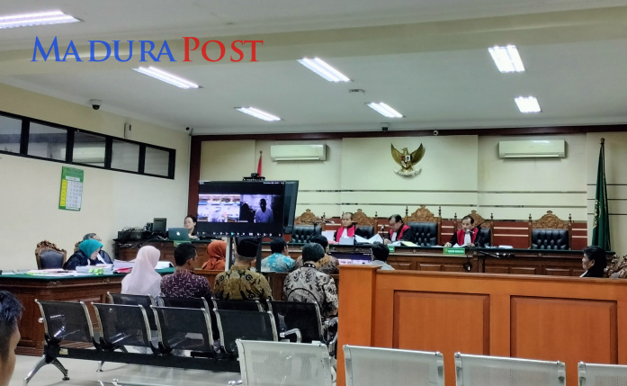 Sidang Ketua Pokmas Fiktif Desa Cenlecen, Kades dan Camat Tidak Pernah Tanda Tangan