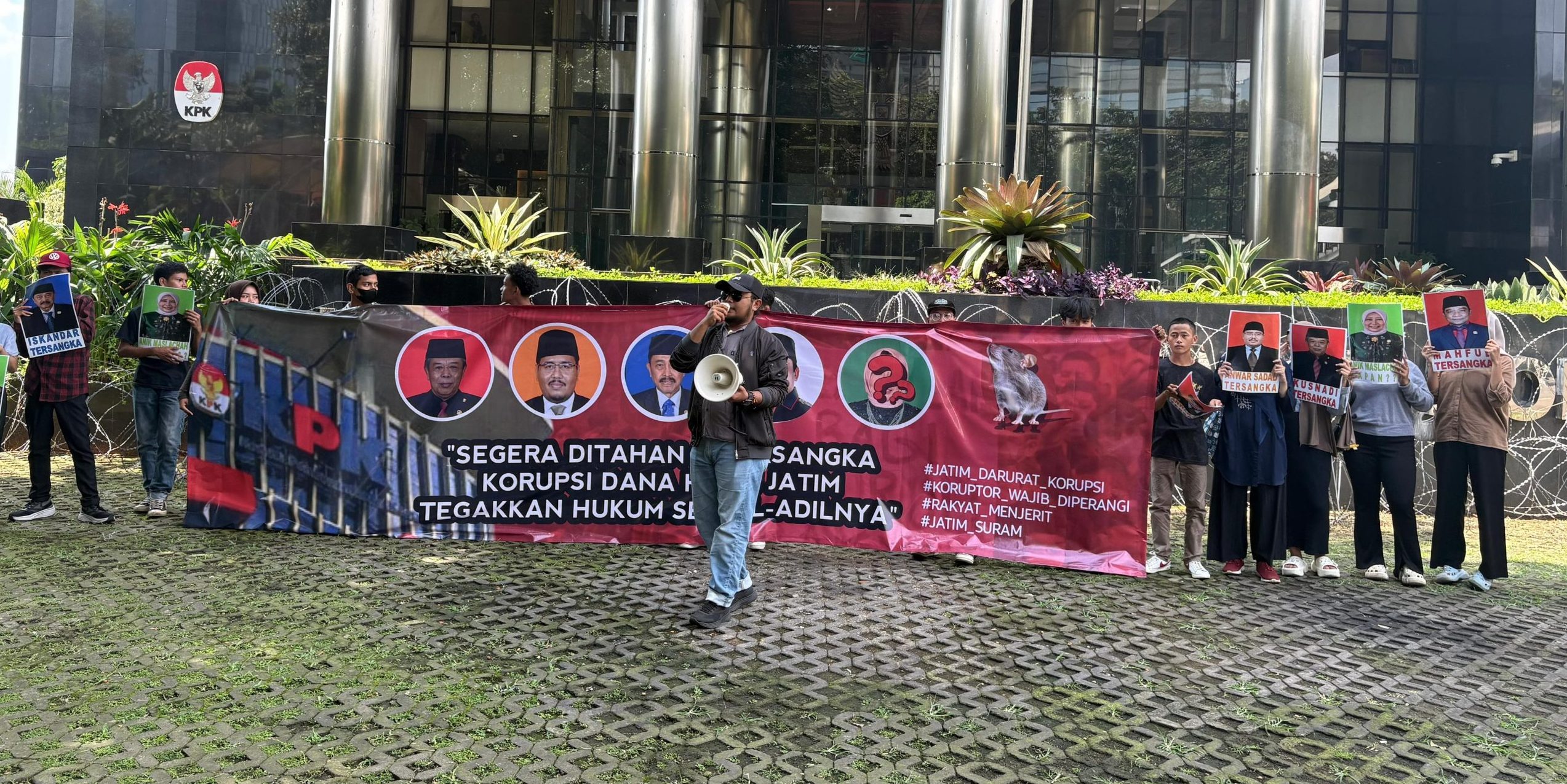 Gubernur Jatim Diperiksa KPK, Jaka Jatim: Segera Tetapkan Tersangka, Uang Rakyat 7 Triliun Raib!