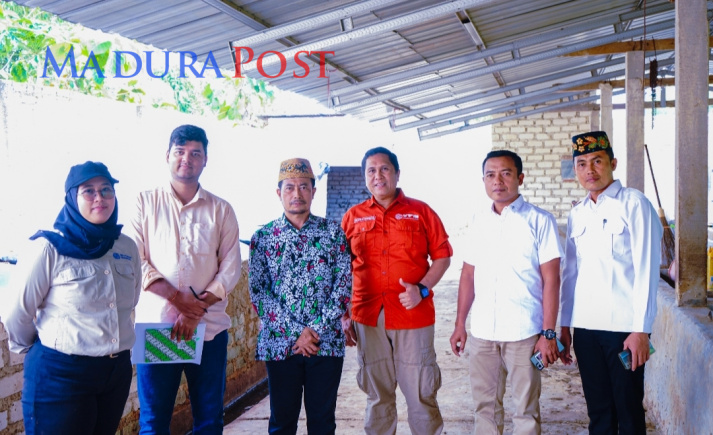 Kolaborasi UTM dan BUMDes Sejahtera Desa Rekkerrek Menghadirkan Auditor Biogas Asal India