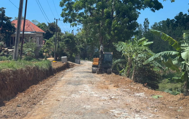 Dua Nama CV di Proyek Jalan Rp5,5 Miliar Sampang, Aktivis Soroti Transparansi