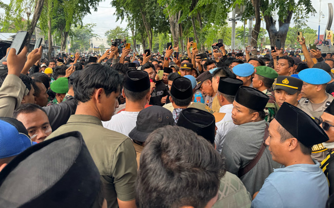 Krisis Kepemimpinan Desa di Sampang: Ketika Demokrasi Lokal Mandek karena Politik Elit