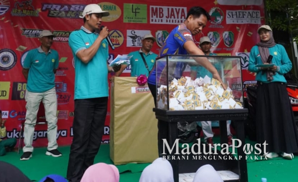 Ribuan Warga Meriahkan JJS Dies Natalis ke-47 SMPN 1 Ketapang Sampang