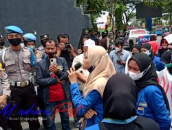 Pelaku Kekerasan Seksual Belum Ditangkap, Kopri PMII Demo Polres Sampang