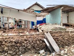 Ganasnya Ombak di Pantura Sampang, Satu Rumah di Sokobanah Porak Poranda