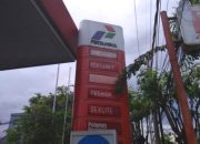 Ditinggal Tak Diawasi, Selang SPBU di Surabaya Teseret Putus Saat Isi BBM Mobil