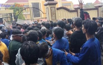 Demo PMII Sumenep Ricuh, Polisi Adu Jotos dengan Mahasiswa