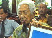 Kisah Cak Noer, Sang Gubernur Tokoh Sampang yang Menyatukan Madura dan Jawa