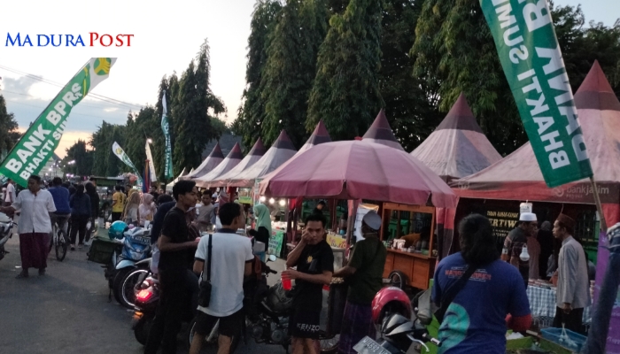 RAMAI. Potret UMKM saat Bazar Takjil di bulan Ramadan pada Maret 2025. (M.Hendra.E/MaduraPost)