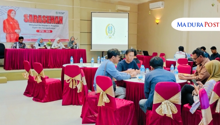 ACARA. Potret peserta sarasehan mengikuti pemaparan materi tentang Flu Singapura yang digelar oleh Indriani Yulia Mariska di Hotel C1, Sumenep. (M.Hendra.E/MaduraPost)