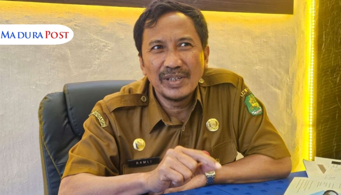 PROFIL. Potret Kepala Kepala DKUPP Sumenep, Moh. Ramli, saat berada di ruang kerjanya. (Istimewa for MaduraPost)