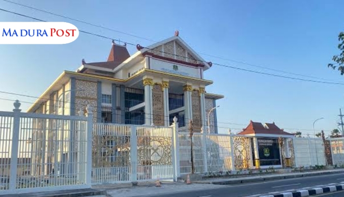 MEGAH. Potret Kantor DPRD Sumenep yang berlokasi di Jalan Trunojoyo, Gedungan, Kecamatan Batuan. (Istimewa for MaduraPost)