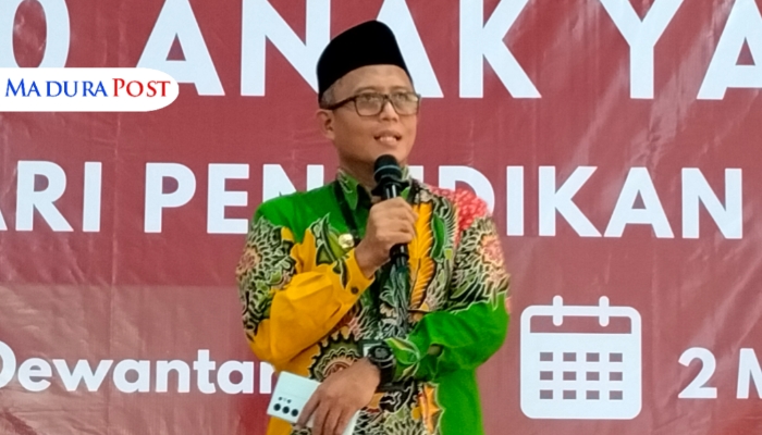 PROFIL. Potret Direktur Utama BPRS Bhakti Sumekar, H. Hairil Fajar, saat sambutan dalam sebuah acara beberapa waktu lalu. (M.Hendra.E/MaduraPost)