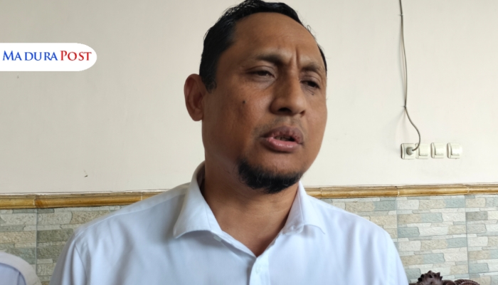 WAWANCARA. Potret Kepala Disdik Sumenep, Agus Dwi Saputra, saat diwawancara MaduraPost beberapa waktu lalu. (M.Hendra.E/MaduraPost)
