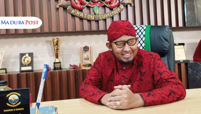 PROFIL. Potret Bupati Sumenep, Achmad Fauzi Wongsojudo, saat berada di ruang kerjanya. (Istimewa for MaduraPost)