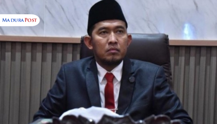 SIDANG. Potret Bupati Sumenep, Achmad Fauzi Wongsojudo, saat mengikuti rapat paripurna di gedung DPRD belum lama ini. (Istimewa for MaduraPost)