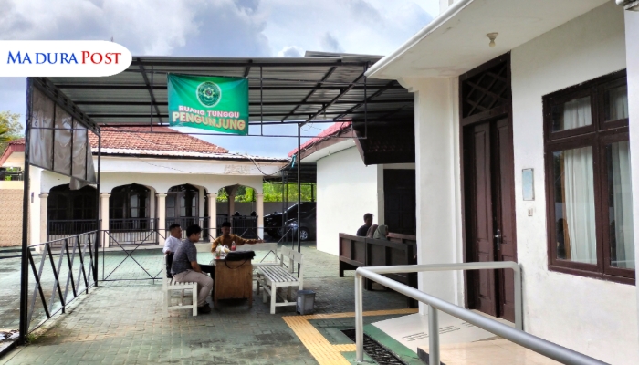 NUANSA. Potret halaman Pengadilan Negeri Sumenep, tempat proses hukum bandar narkoba Riyanto dilanjutkan. (M.Hendra.E/MaduraPost)