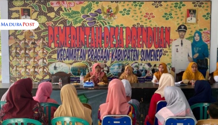 KEGIATAN. Suasana kegiatan pendampingan ibu hamil KEK di Balai Desa Prenduan, Kecamatan Pragaan, Sumenep. (Istimewa for MaduraPost)