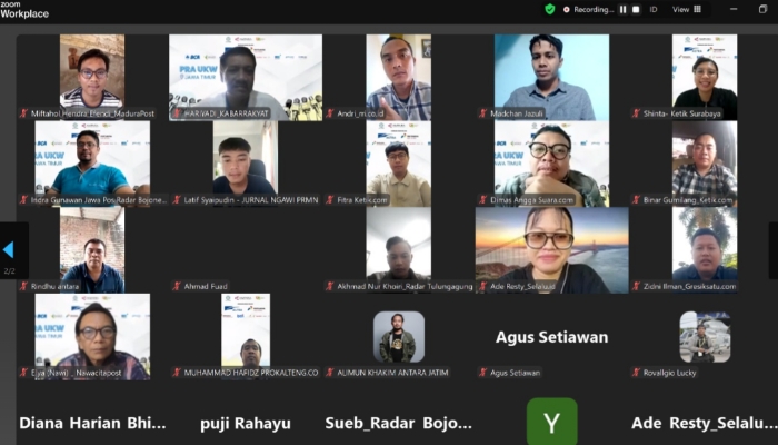 ZOOM MEETING. Potret bersama pembukaan pra UKW yang berlangsung daring (zoom meeting) Perum LKBN Antara. (Antara for MaduraPost)