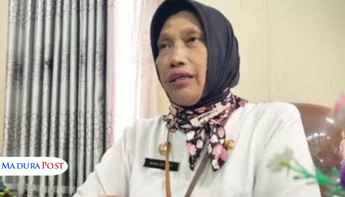 PROFIL. Potret dr. Erliyati, Direktur RSUDMA Sumenep, saat berada di ruang kerjanya. (Istimewa for MaduraPost)
