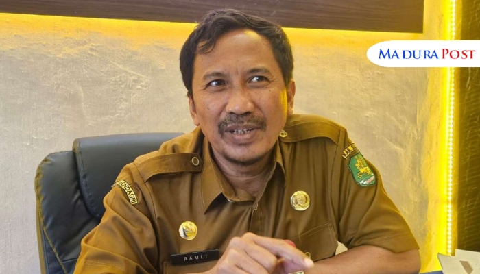 PROFIL. Potret Kepala DKUPP Sumenep, Moh. Ramli, saat berada di ruang kerjanya. (Istimewa for MaduraPost)