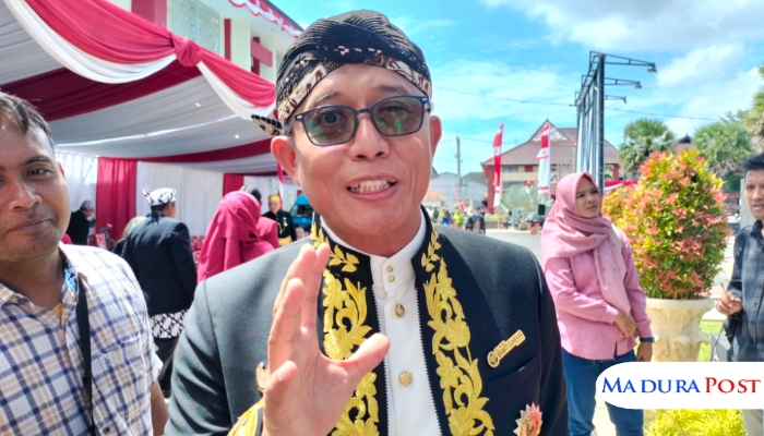 PROFIL. Direktur Utama BPRS Bhakti Sumekar, H. Hairil Fajar, saat menghadiri upacara bendara HUT ke-80 Kemerdekaan RI di halaman kantor Pemkab Sumenep, Madura, Jawa Timur. (M.Hendra.E/MaduraPost)