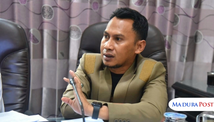 PROFIL. Wakil Ketua Komisi II DPRD Sumenep, Irwan Hayat, saat mengikuti rapat komisi beberapa waktu lalu. (Istimewa for MaduraPost)