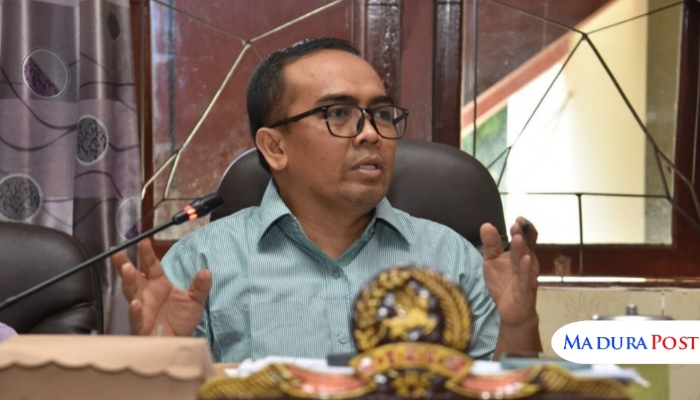 PROFIL. Potret Anggota DPRD Sumenep dari Dapil III, M Ramzi, saat mengikuti sidang paripurna beberapa waktu lalu. (Istimewa for MaduraPost)