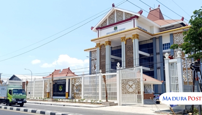 MOBILITAS. Potret Kantor DPRD Sumenep yang berlokasi di Jalan Raya Trunojoyo, Gedungan, Kecamatan Batuan. (Istimewa for MaduraPost)