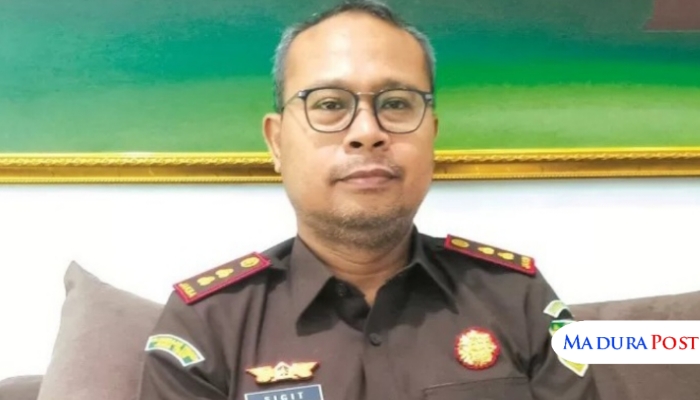 PROFIL. Kepala Kejari Sumenep, Sigit Waseso, saat memberikan keterangan pers terkait kasus korupsi di Sumenep. (Istimewa for MaduraPost)