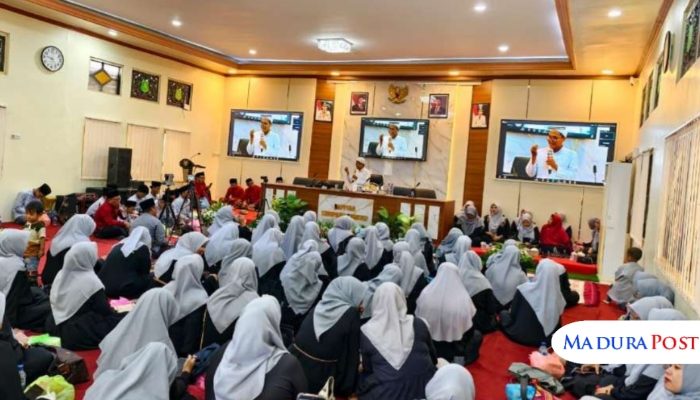 ACARA. Suasana khidmat peringatan Maulid Nabi Muhammad SAW di Ruang Rapat Potre Koning Bappeda Sumenep, Selasa (16/9/2025). (Istimewa for MaduraPost)