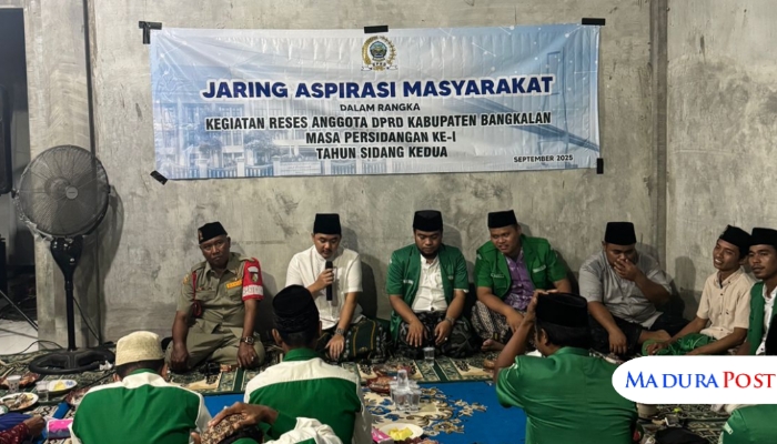 KEGIATAN. Kegiatan reses Anggota DPRD Bangkalan, Robbi Ismail, saat menyerap aspirasi masyarakat terkait pendidikan dan kesehatan. (Suryadi Arfa/MaduraPost)