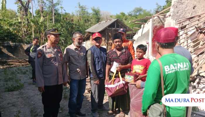 SIGAP. Tim BAZNAS menyalurkan bantuan logistik kepada warga terdampak gempa di Pulau Sapudi, Sumenep, sebagai bagian dari upaya Pemkab membantu pemulihan pascagempa. (Istimewa for MaduraPost)