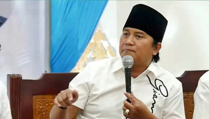 PROFIL. Akhmadi Yazid, Anggota Komisi III DPRD Sumenep, saat menjadi pemateri dalam sebuah cara beberapa waktu lalu. (Istimewa for MaduraPost)