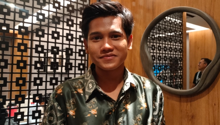 PROFIL. Valen Akbar (Valen DA7) usai diwawancarai awak media di Hotel Myze, Sumenep, Sabtu (24/1/2026) malam. (M.Hendra.E/MaduraPost)