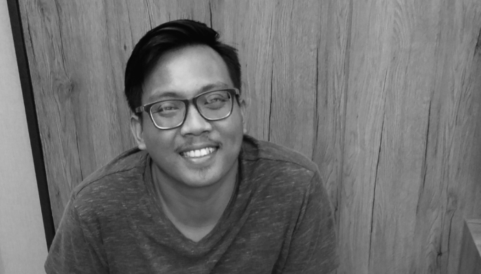 PROFIL. Penulis Lepas, istilah atau nama pena dari jurnalis yang bertugas dan memiliki tanggung jawab menulis berita di Sumenep. (M.Hendra.E/MaduraPost)