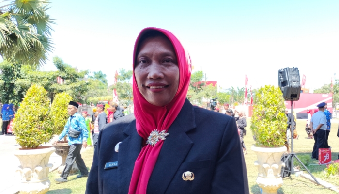 PROFIL. Direktur RSUDMA Sumenep, dr. Erliyati, saat mengikuti kegiatan di Kantor Pemkab Sumenep beberapa waktu lalu. (M.Hendra.E/MaduraPost)