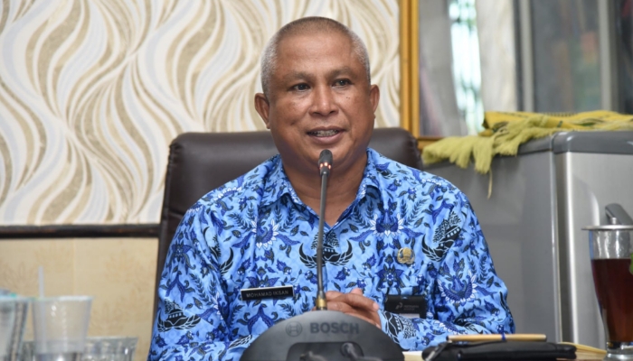 PROFIL. Kepala Disdik Sumenep, Moh. Iksan, saat mengikuti rapat paripurna beberapa waktu lalu. (Istimewa for MaduraPost)
