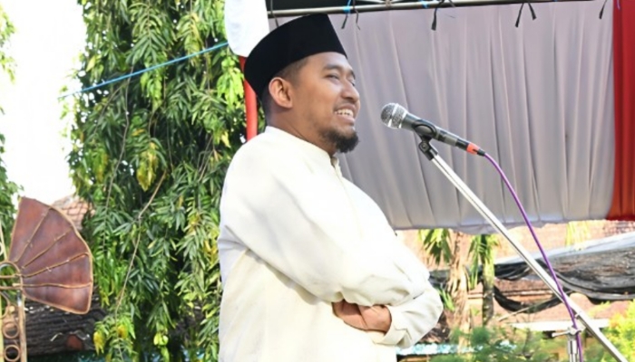 SAMBUTAN. Bupati Sumenep, Achmad Fauzi Wongsojudo, menyampaikan sambutan saat membuka Festival Bazar Takjil Ramadan di depan Labang Mesem Pendopo Agung Keraton. (Istimewa for MaduraPost)