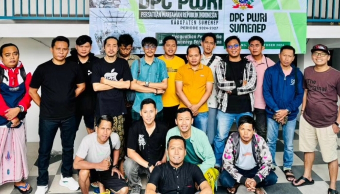 KOMPAK. PWRI Sumenep menyatakan sikap penolakan terhadap skema kerja sama media tahun 2026. (M.Hendra.E/MaduraPost)