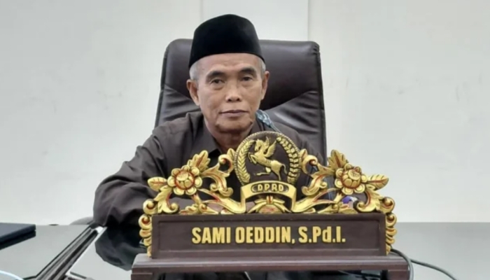 PROFIL. Sami’oeddin, anggota Komisi IV DPRD Kabupaten Sumenep, saat menyampaikan komitmen pengawasan pembayaran THR bagi pekerja menjelang Idulfitri. (Istimewa for MaduraPost)