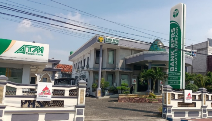 LOKASI. Kantor pusat PT BPRS Bhakti Sumekar di Sumenep, yang terus mendorong literasi keuangan masyarakat, khususnya dalam pengelolaan THR jelang Lebaran. (Istimewa for MaduraPost)