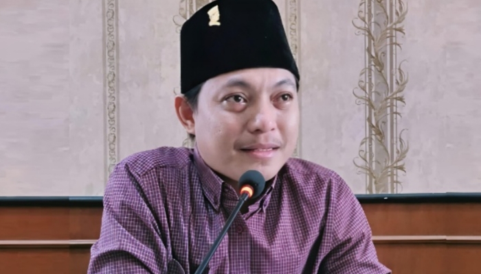 PROFIL. Ketua Fraksi PDI Perjuangan DPRD Sumenep, H. Hosnan, dalam sebuah kesempatan beberapa waktu lalu. (Istimewa for MaduraPost)